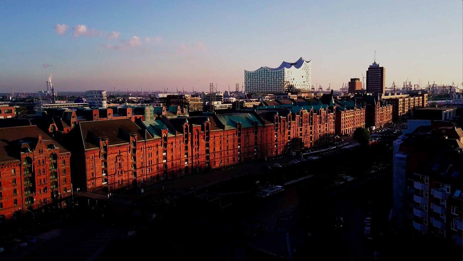 We love tea.And around the world since its birth in 1879 in Hamburg